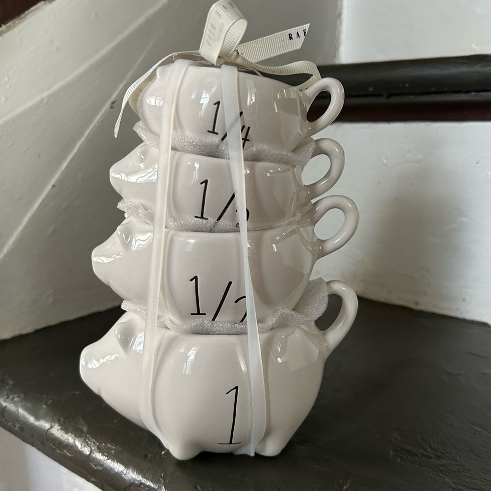 Rae Dunn Piglet Measuring Cups